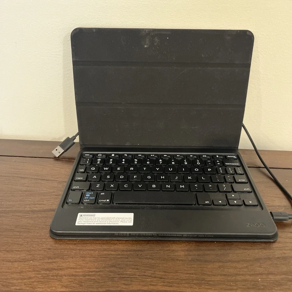 ZAGG Messenger Universal 8